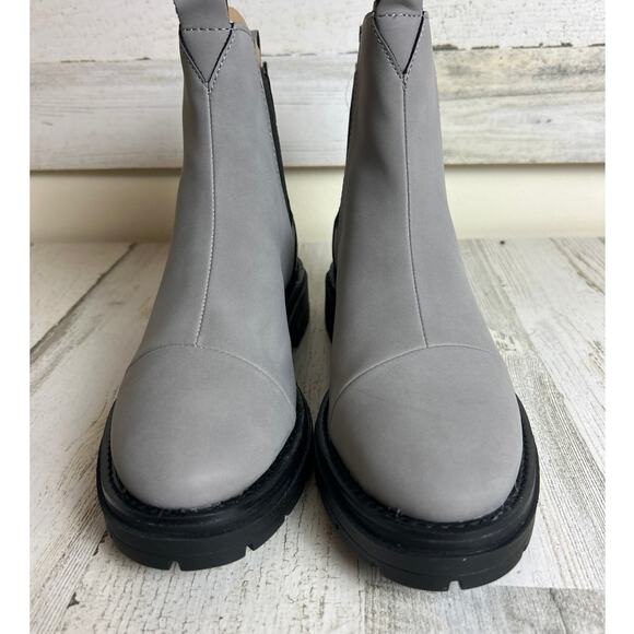 TOMS Womens 7 Skylar Gray Cement Pull-On Lug Sole Block Heel Ankle Boots NEW - Picture 8 of 9